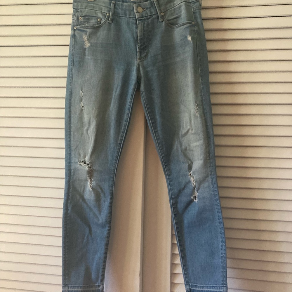Mother Jeans Undone Hem Looker Crop in Cliffhanger